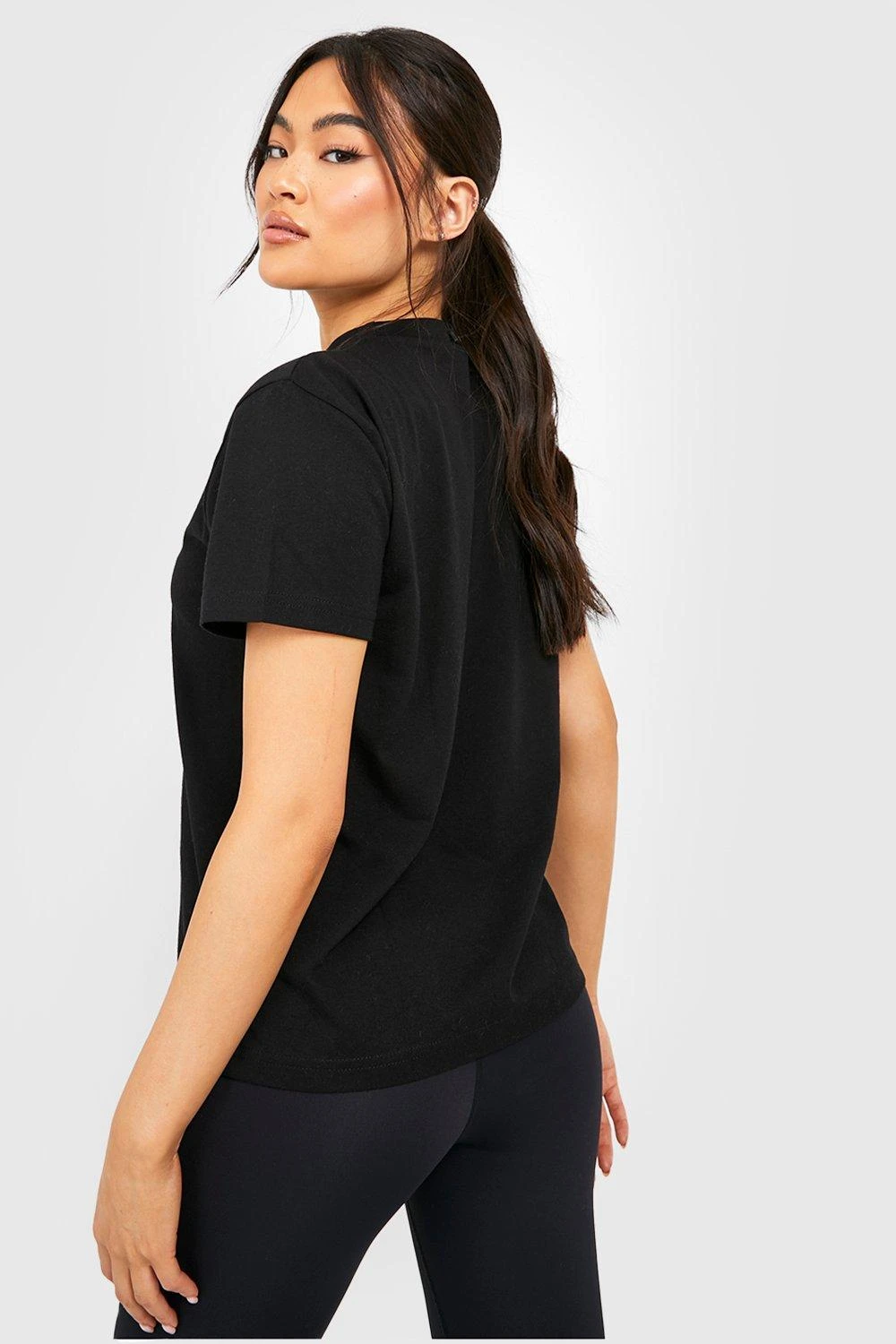 Schlichtes Oversized Boyfriend-T-Shirt 2 Schlichtes Oversized Boyfriend-T-Shirt – Bild 2