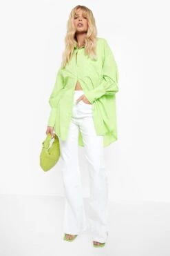 Weite Jeans Mit Geteiltem Saum