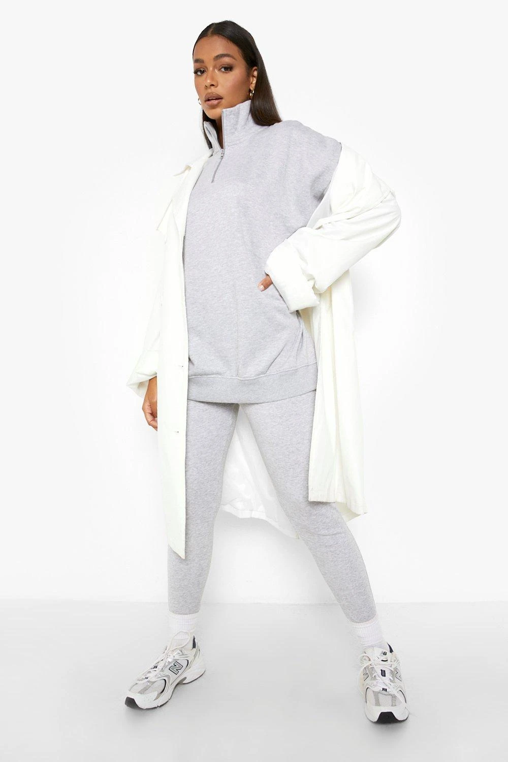 Recyceltes Oversize Sweatshirt Mit Halbem Reißverschluss 3 Recyceltes Oversize Sweatshirt Mit Halbem Reißverschluss – Bild 3