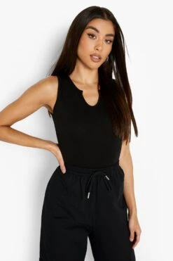 Ärmelloser Basic Body Mit Ausschnitt