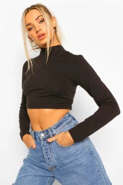 Hochgeschlossenes Crop Top Mit Langen Ärmeln