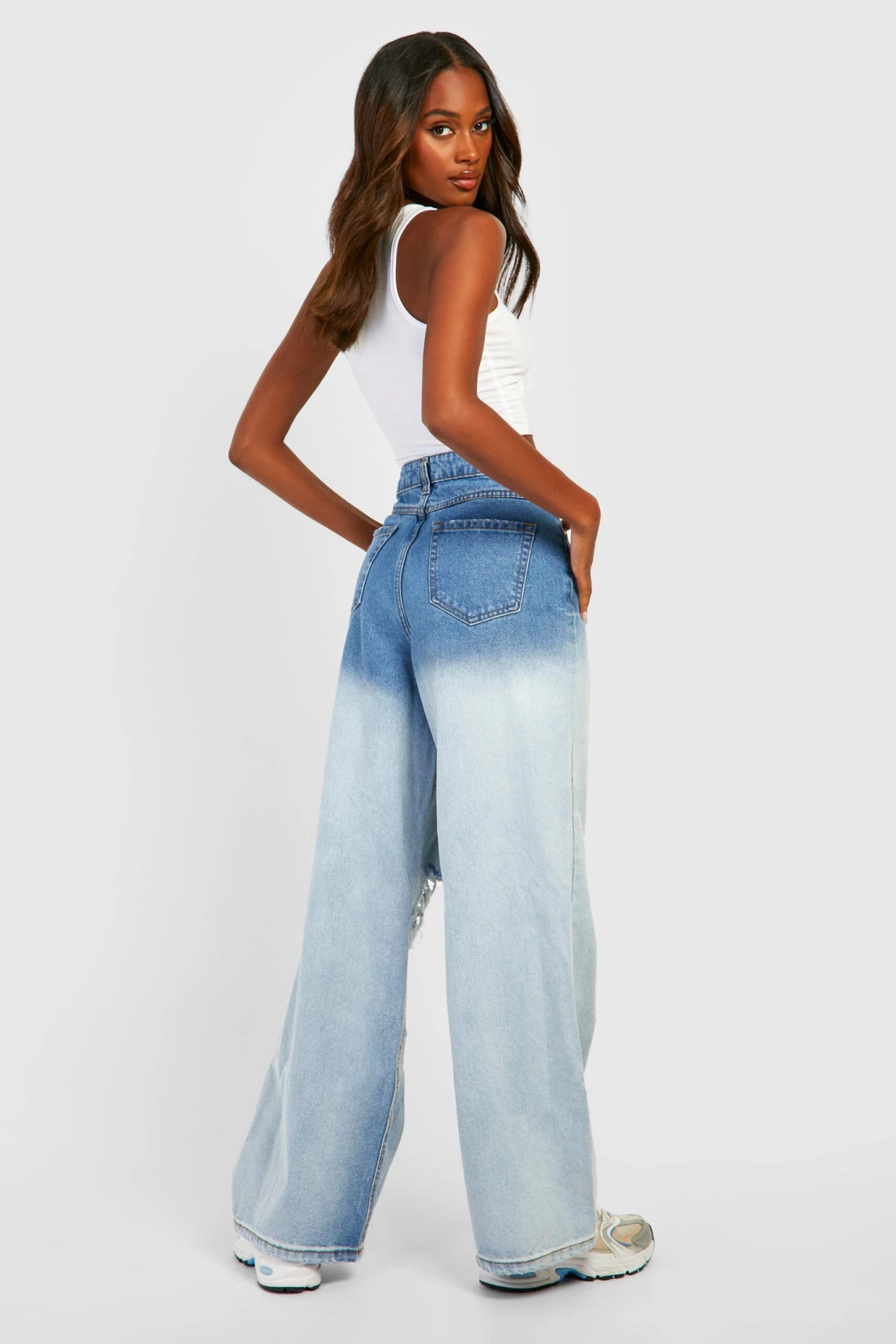 Weite Jeans Mit Farbverlauf 2 Weite Jeans Mit Farbverlauf – Bild 2