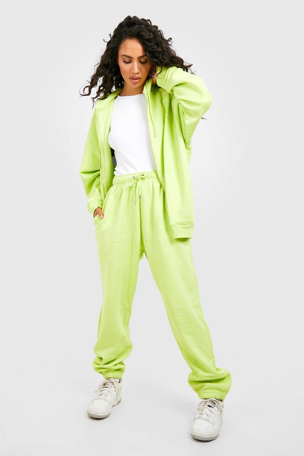 Recycelte Basic Oversize Jogginghose 3 Recycelte Basic Oversize Jogginghose – Bild 3