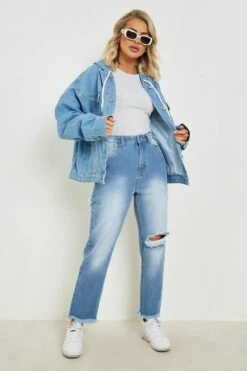 Zerrissene Mom-Jeans Mit Hohem Bund Und Ausgefranstem Saum