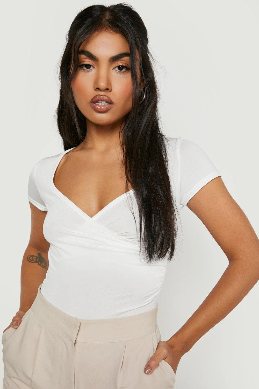 Body Mit V-Ausschnitt 1 Body Mit V-Ausschnitt