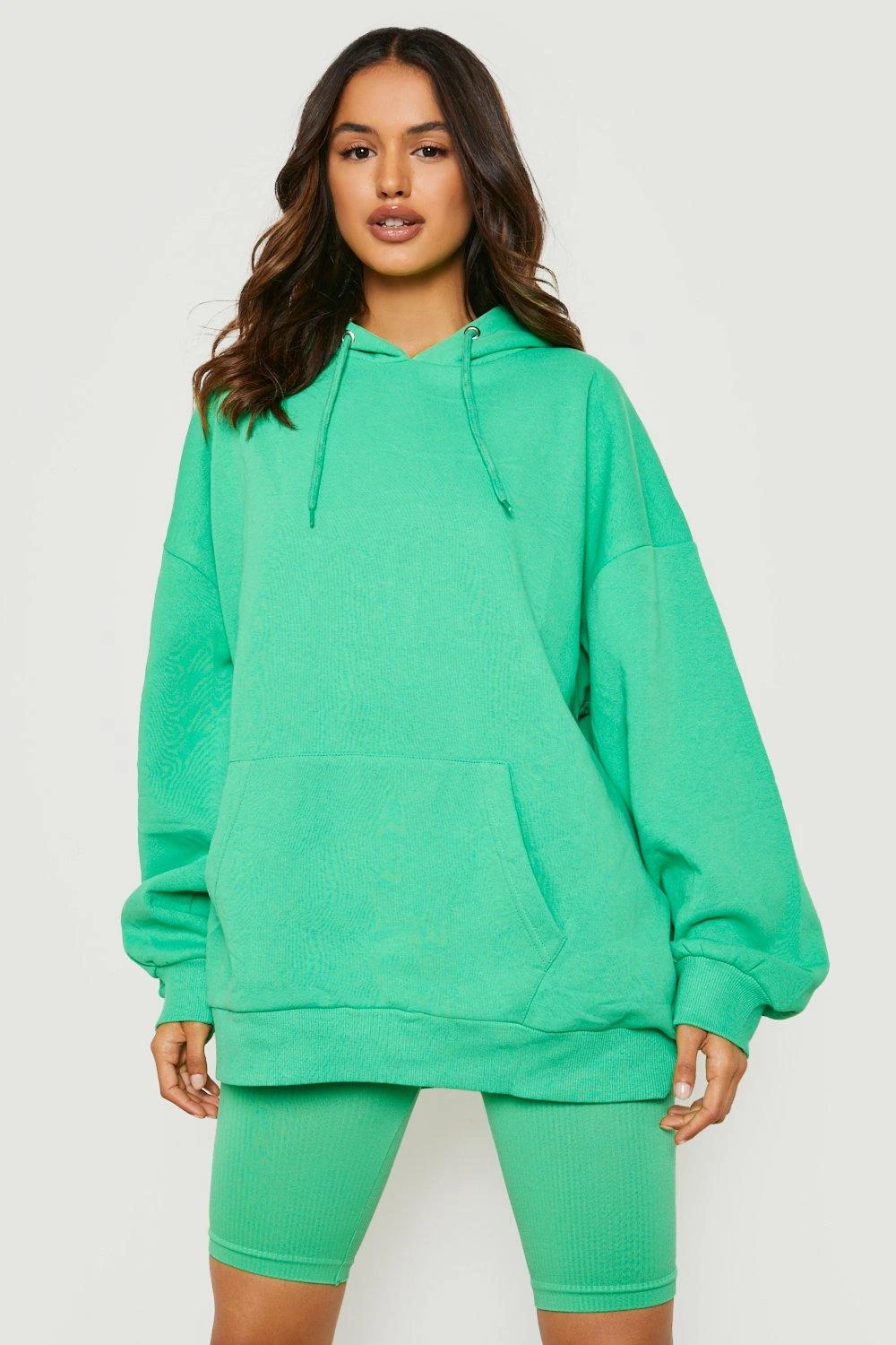 Bestickter Oversize Hoodie 2 Bestickter Oversize Hoodie – Bild 2
