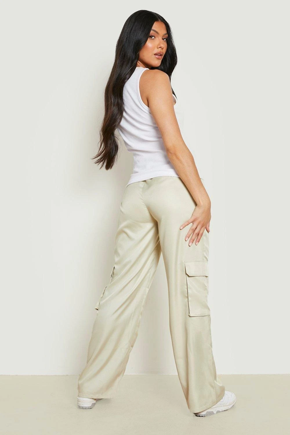 Umstandsmode Cargo-Hose Mit Weitem Bein 2 Umstandsmode Cargo-Hose Mit Weitem Bein – Bild 2