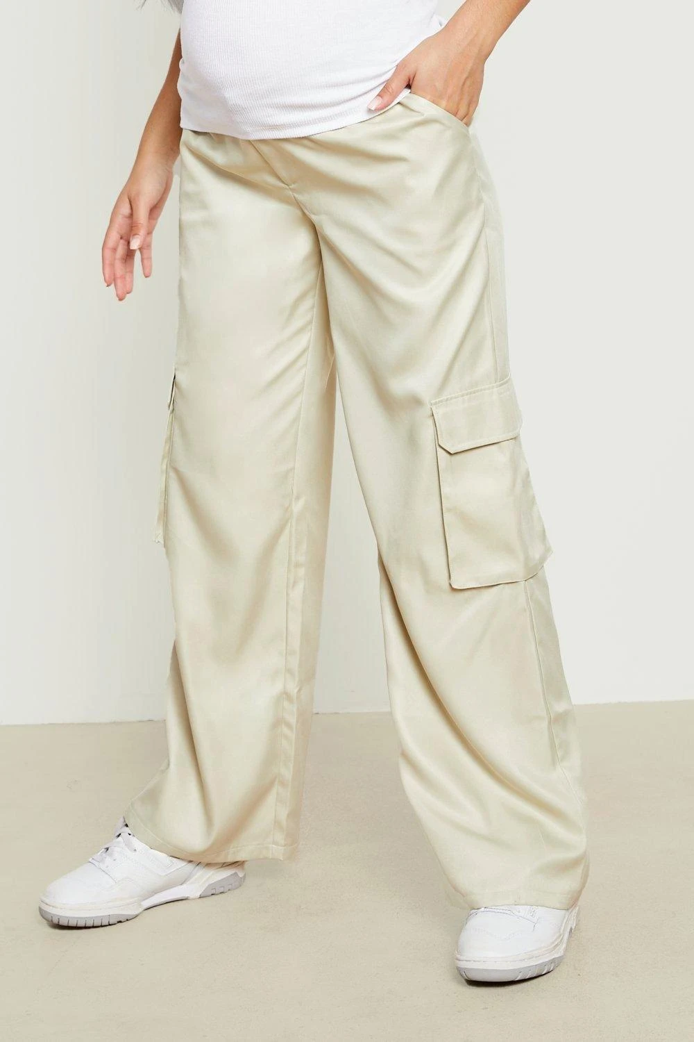 Umstandsmode Cargo-Hose Mit Weitem Bein 4 Umstandsmode Cargo-Hose Mit Weitem Bein – Bild 4
