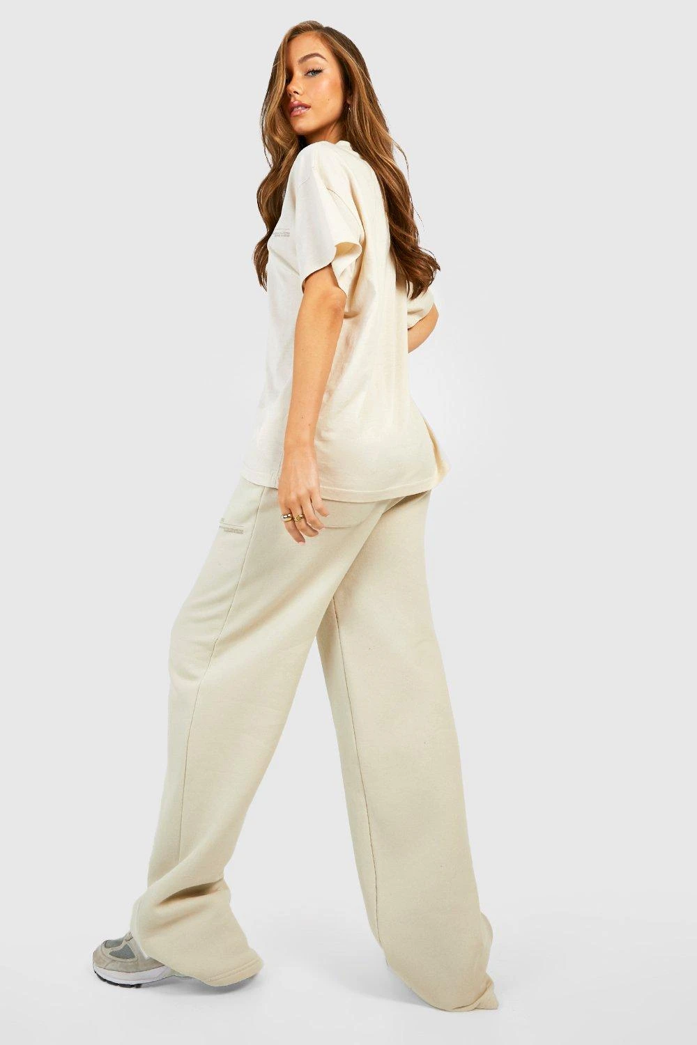 Premium Oversize Jogginghose Mit Geradem Bein 2 Premium Oversize Jogginghose Mit Geradem Bein – Bild 2