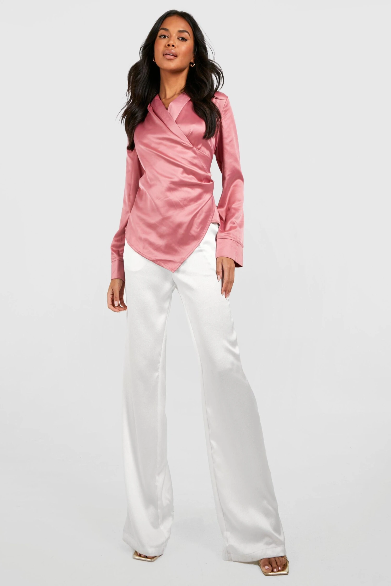 Drapierte Satin-Bluse Mit Seitlicher Bindung 3 Drapierte Satin-Bluse Mit Seitlicher Bindung – Bild 3