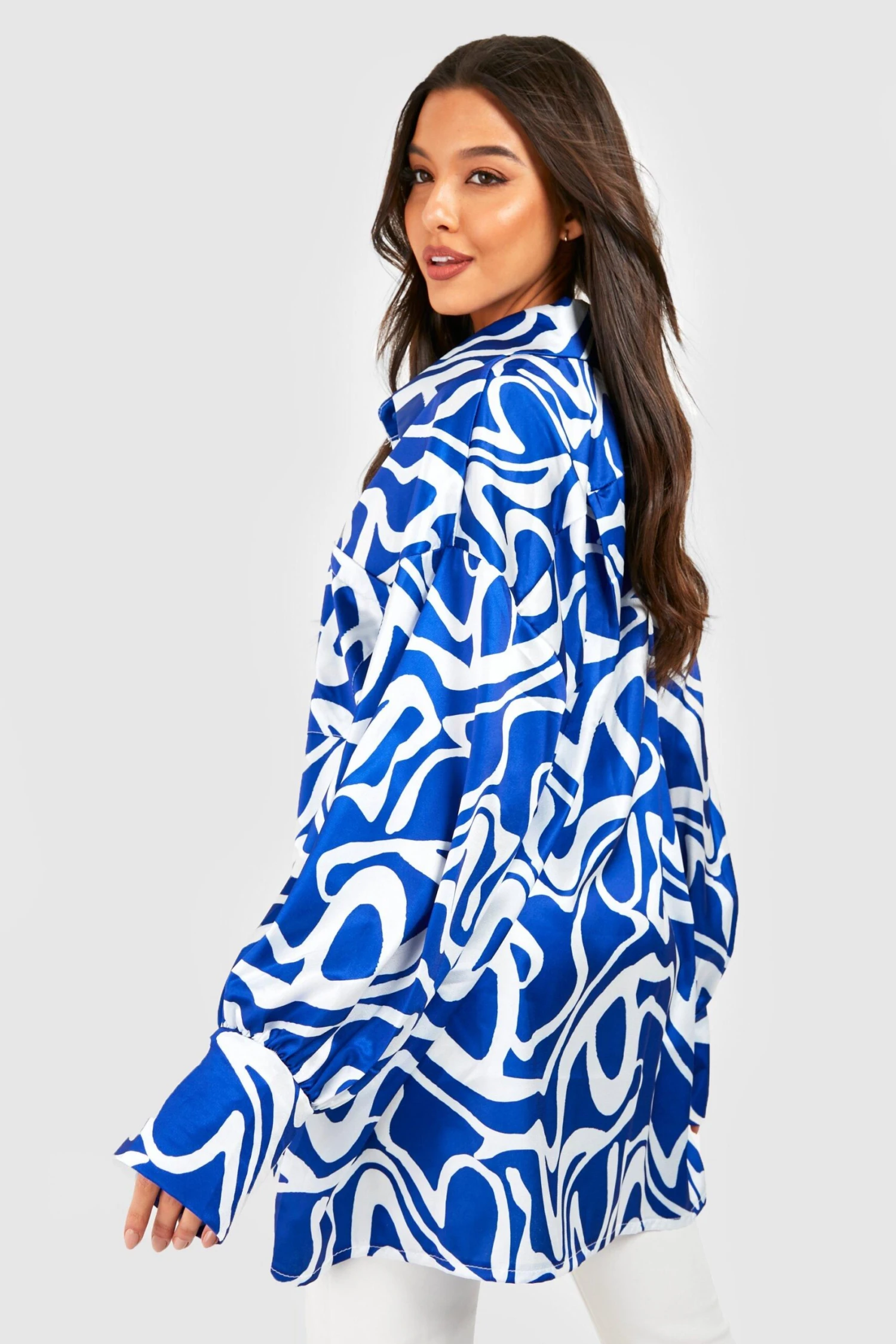 Lockeres Abstraktes Satin-Hemd 2 Lockeres Abstraktes Satin-Hemd – Bild 2