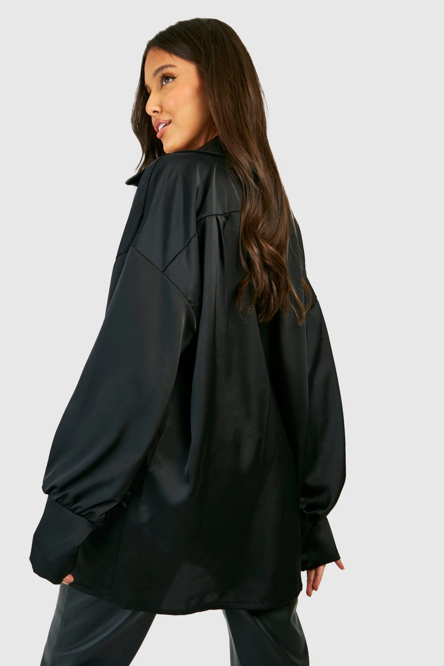 Lockeres Satin-Hemd 2 Lockeres Satin-Hemd – Bild 2