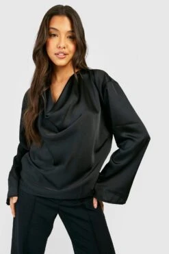 Satin-Bluse Mit Weiten Ärmeln Und Wasserfallausschnitt