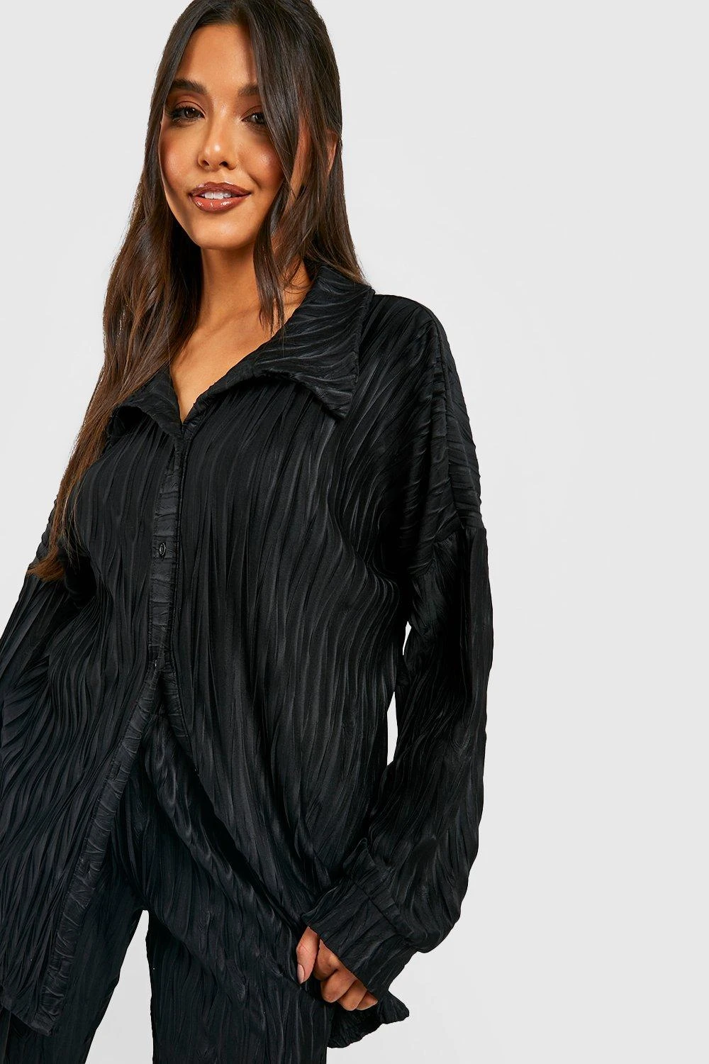Strukturiertes Lockeres Oversize Plissee-Hemd 4 Strukturiertes Lockeres Oversize Plissee-Hemd – Bild 4