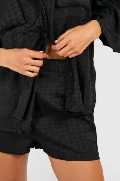 Lockeres Satin-Hemd Mit Hahnentritt-Print Und Taschen-Detail -Deutschland Mode Pfiff Verkaufs-Shop gzz40678 black xl 3