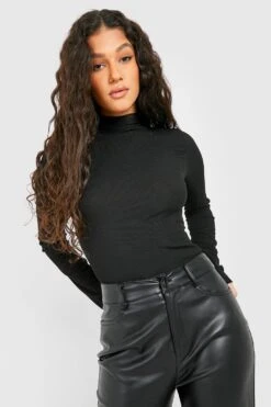 Gerippter Body Mit Gekräuseltem Saum