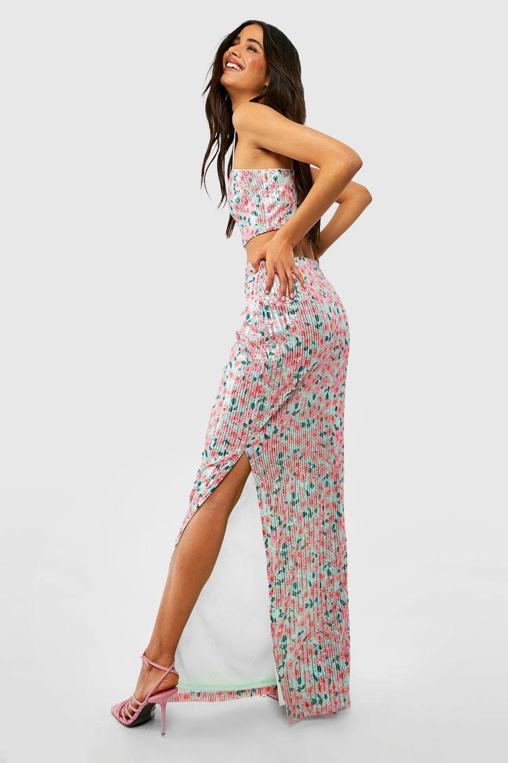 Floraler Pailletten-Midirock 2 Floraler Pailletten-Midirock – Bild 2