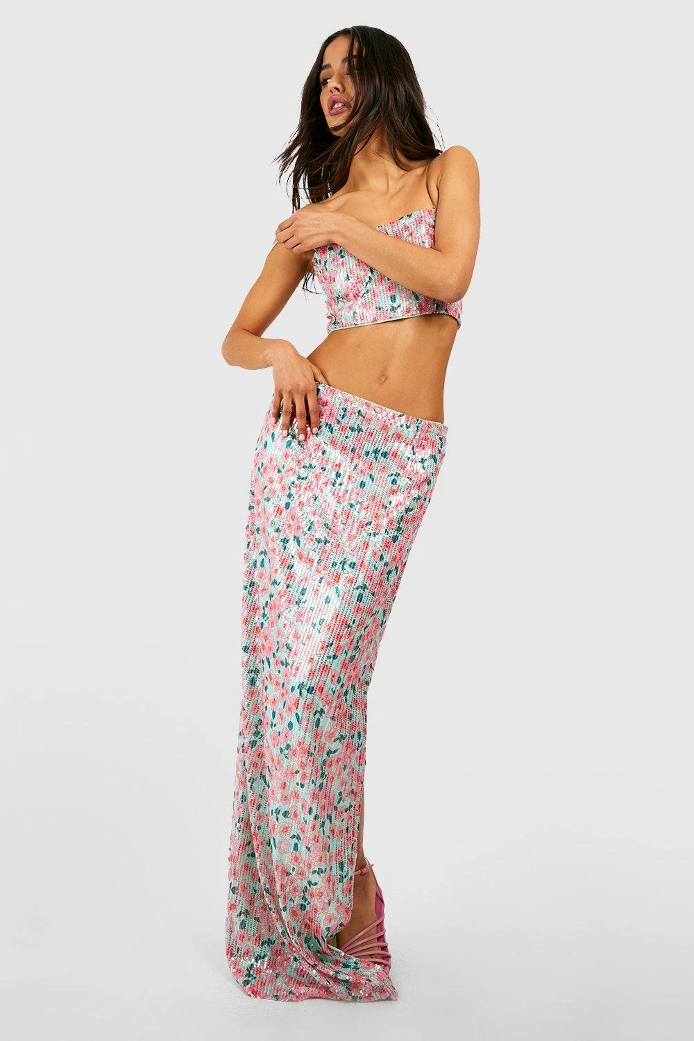 Floraler Pailletten-Midirock 3 Floraler Pailletten-Midirock – Bild 3