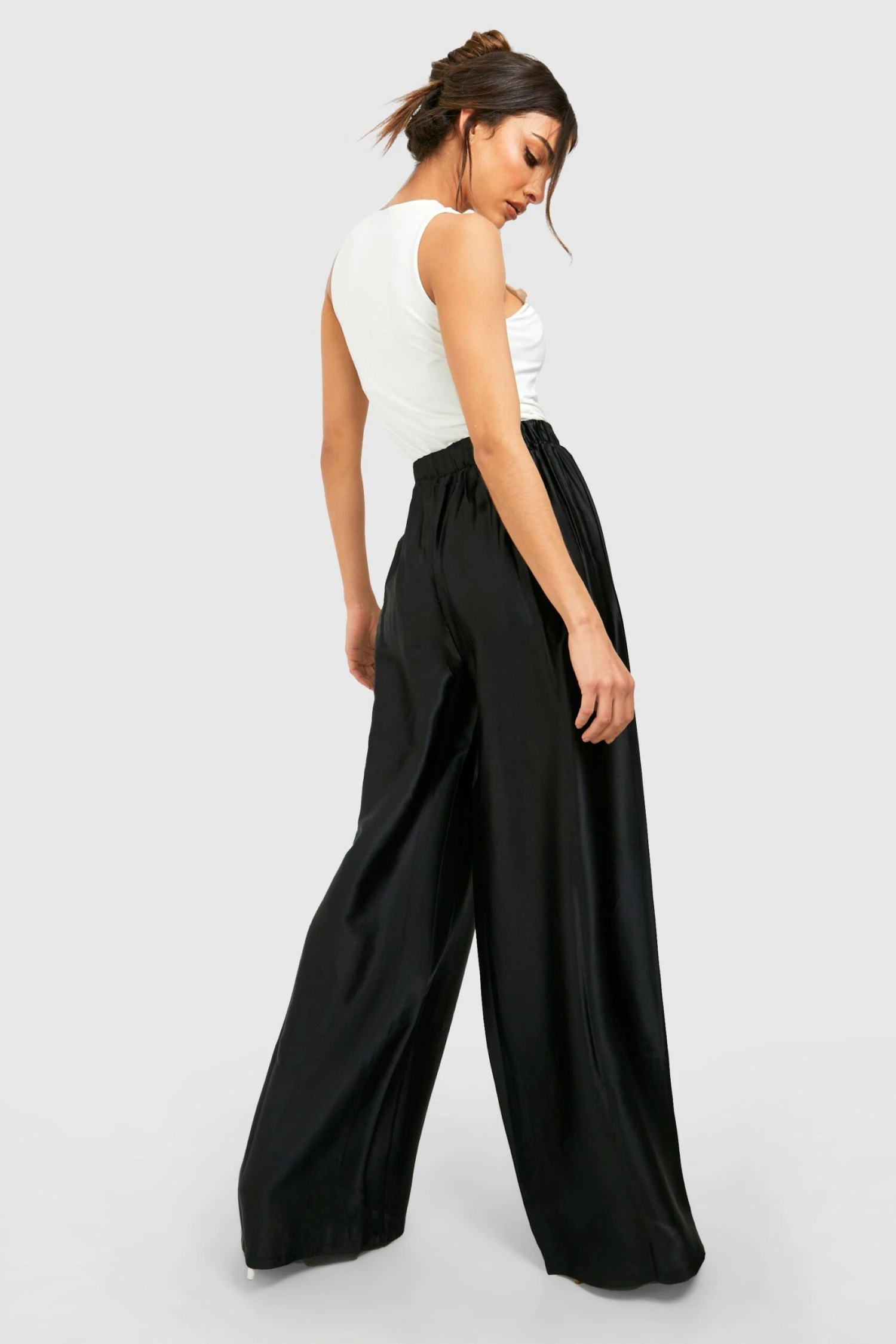 Satin-Hose Mit Weitem Bein 2 Satin-Hose Mit Weitem Bein – Bild 2