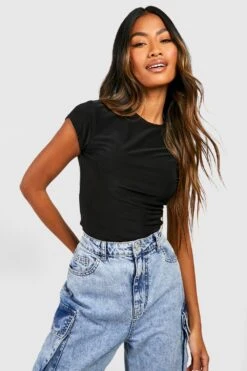 Doppellagiges T-Shirt Mit Kurzen Ärmeln