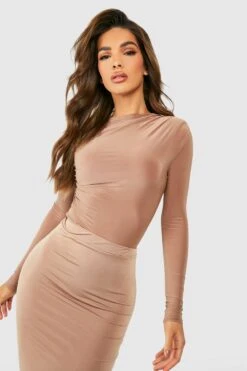 Jersey-Body Mit Schulterpolstern Und Drapierter Front