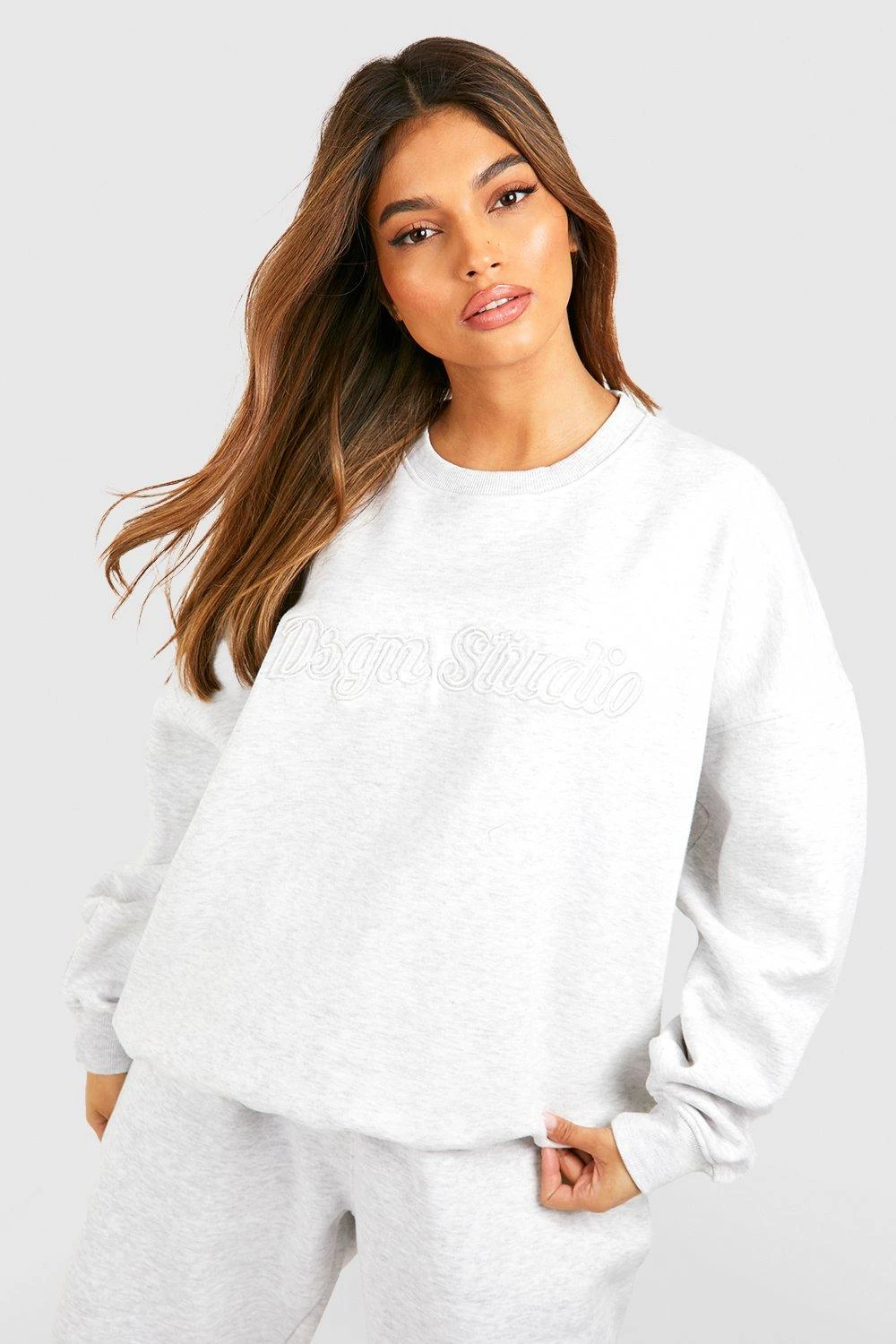 Oversize Sweatshirt Mit Dsgn Studio 3D Stickerei 1 Oversize Sweatshirt Mit Dsgn Studio 3D Stickerei