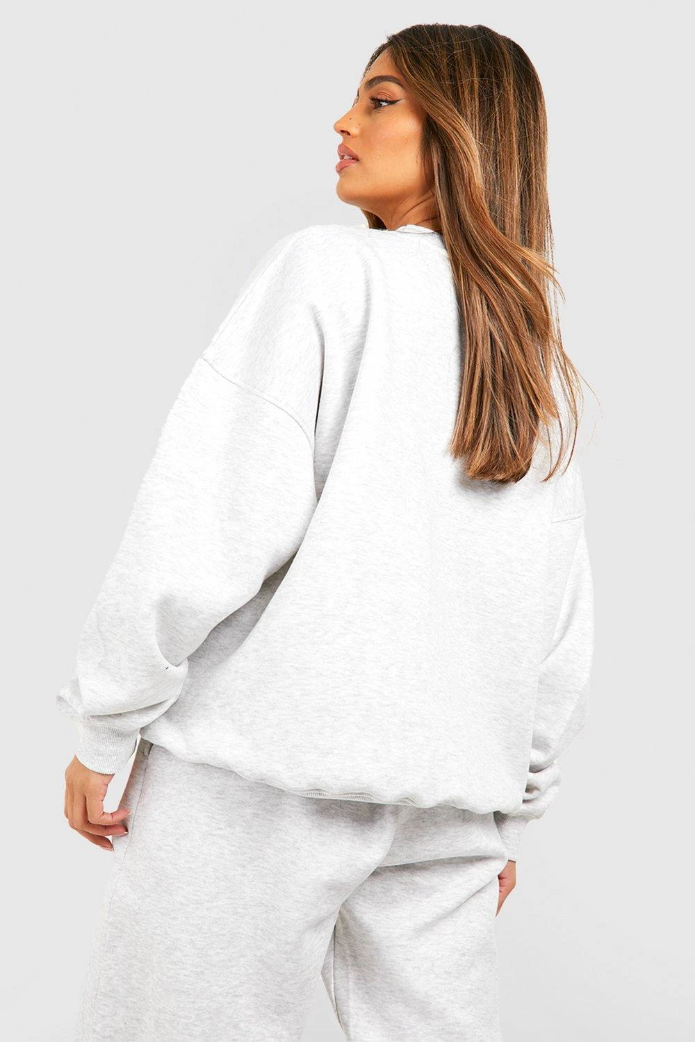 Oversize Sweatshirt Mit Dsgn Studio 3D Stickerei 2 Oversize Sweatshirt Mit Dsgn Studio 3D Stickerei – Bild 2