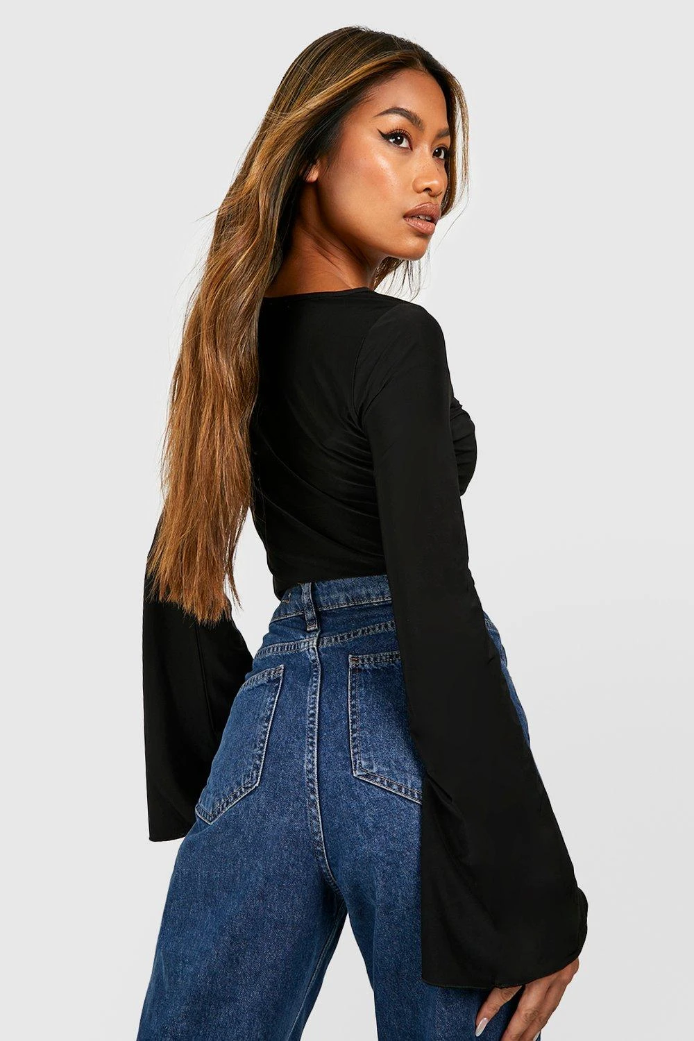 Langärmliges Korsett-Oberteil Mit Gekräuseltem Saum 2 Langärmliges Korsett-Oberteil Mit Gekräuseltem Saum – Bild 2