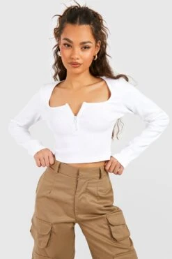 Geripptes Crop Top Mit Geradem Ausschnitt Und Halbem Reißverschluss