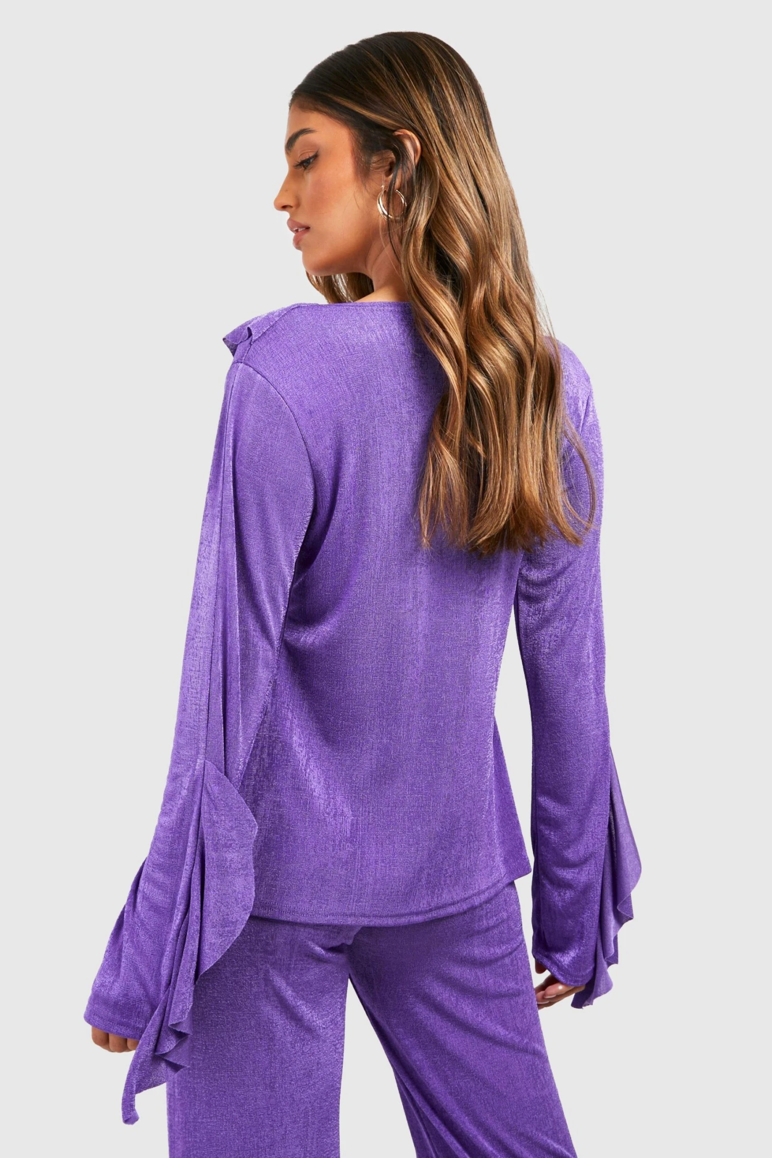 Strukturiertes Geschnürte Rüschen-Bluse 2 Strukturiertes Geschnürte Rüschen-Bluse – Bild 2