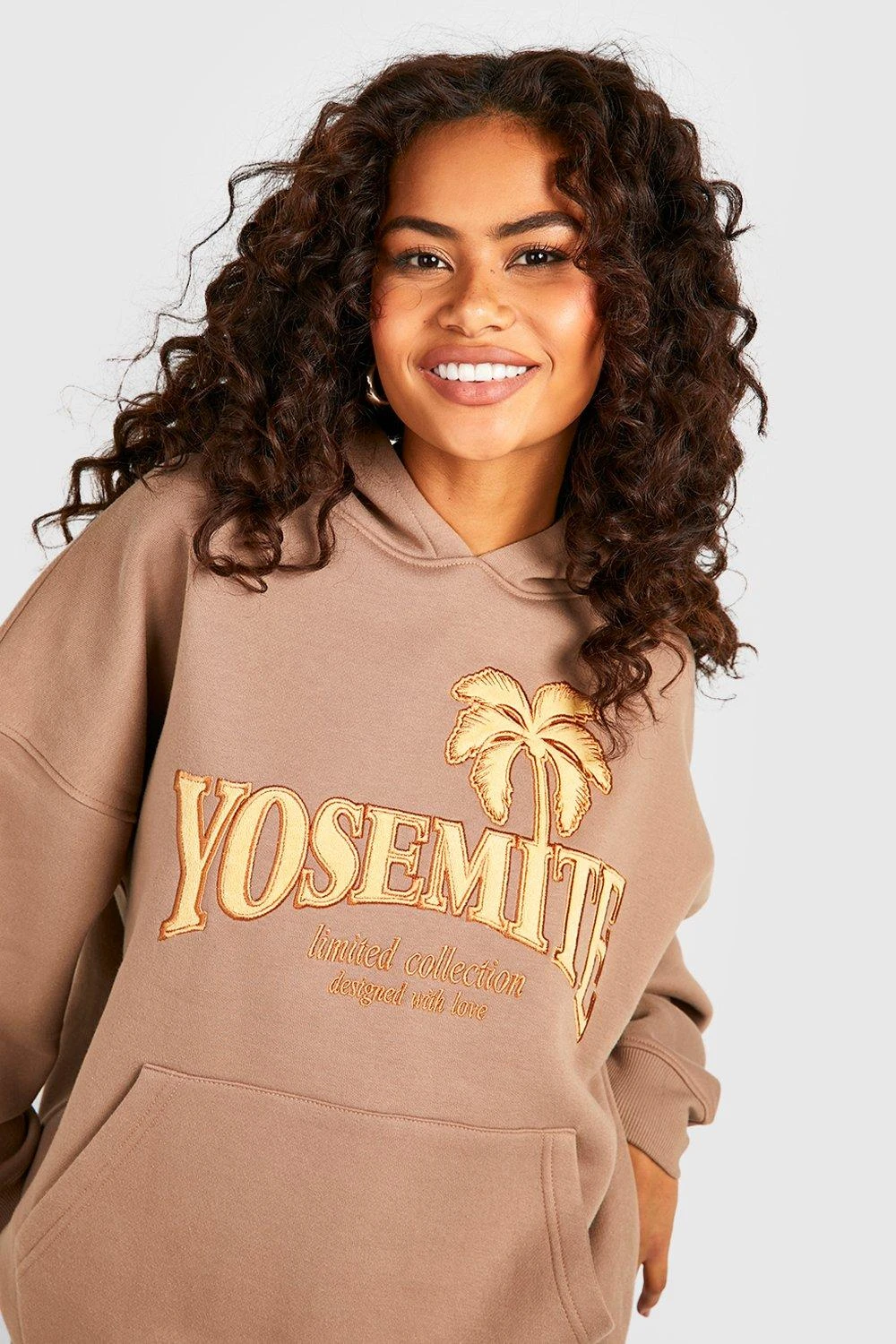 Oversize Hoodie Mit Yosemite Slogan Applikation 4 Oversize Hoodie Mit Yosemite Slogan Applikation – Bild 4
