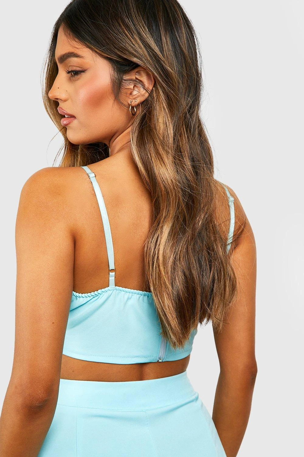 Bralette Mit Tiefem Ausschnitt 2 Bralette Mit Tiefem Ausschnitt – Bild 2