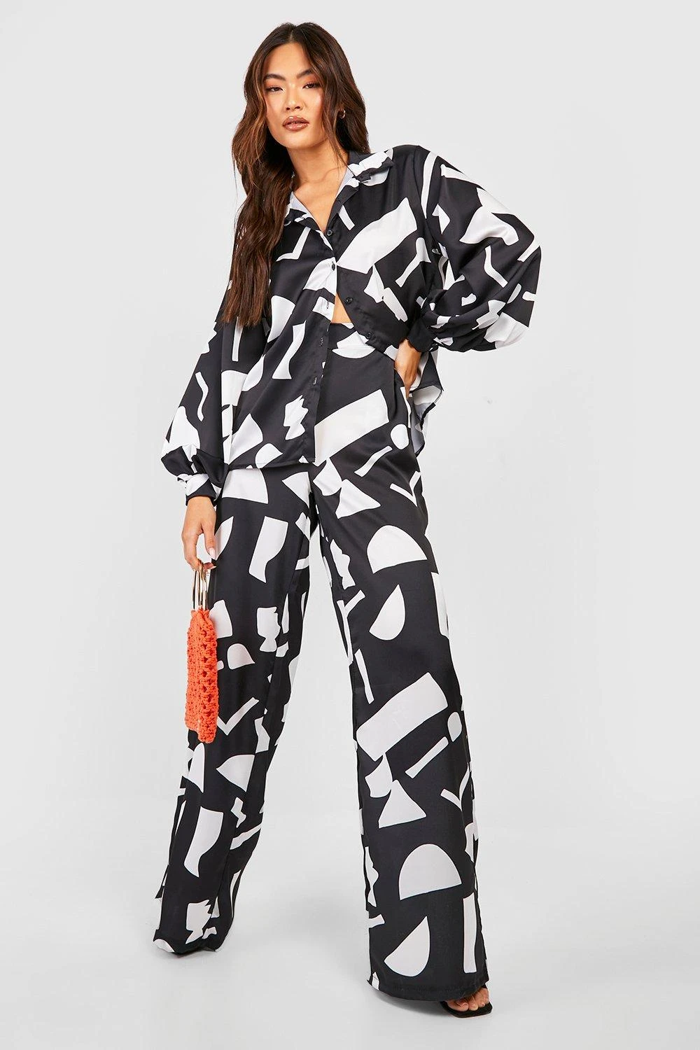 Weite Hose Mit Abstraktem Print 3 Weite Hose Mit Abstraktem Print – Bild 3