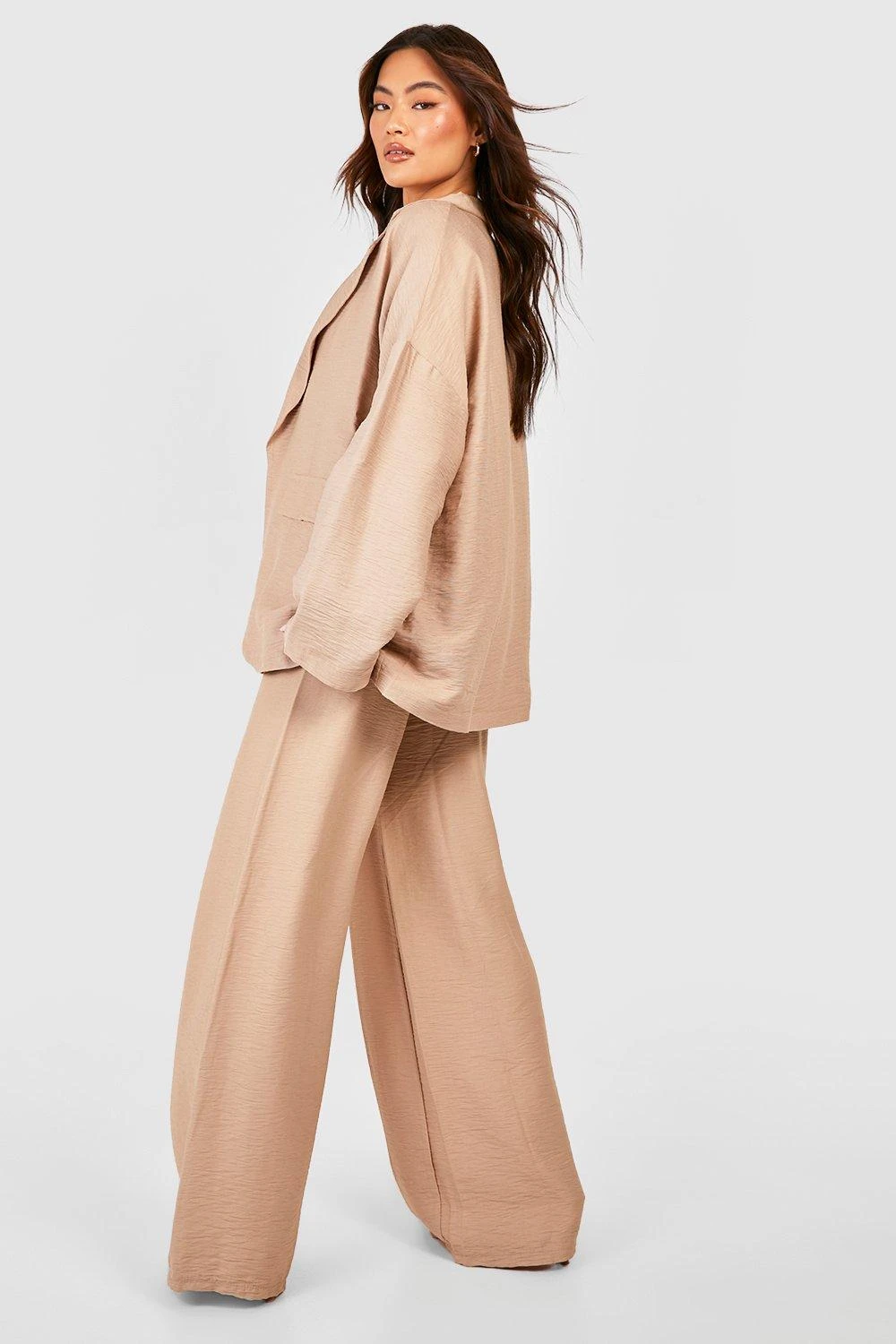 Strukturierte Bundfalten Hose Mit Weitem Bein 2 Strukturierte Bundfalten Hose Mit Weitem Bein – Bild 2