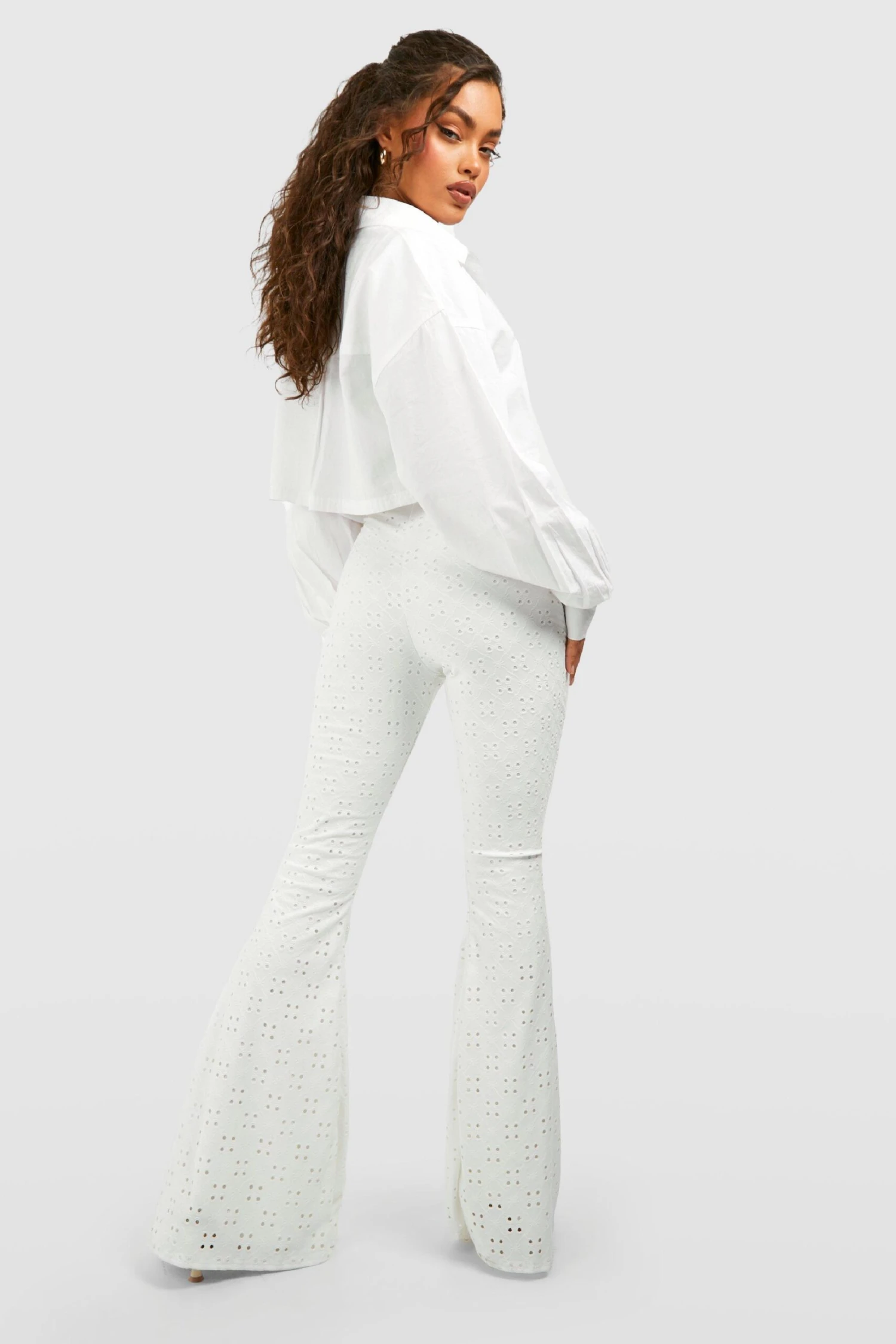 Lochmuster Schlaghose 2 Lochmuster Schlaghose – Bild 2