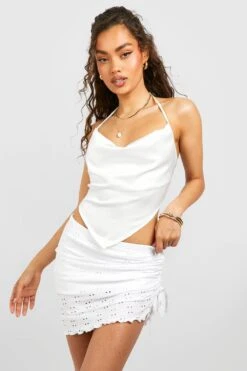 Geraffter Lochmuster-Minirock