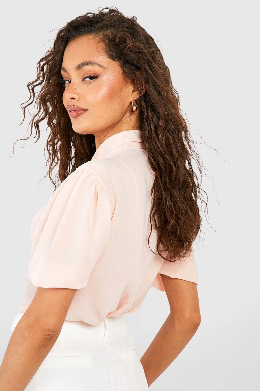 Bluse Mit Schleife Und Puffärmeln 2 Bluse Mit Schleife Und Puffärmeln – Bild 2