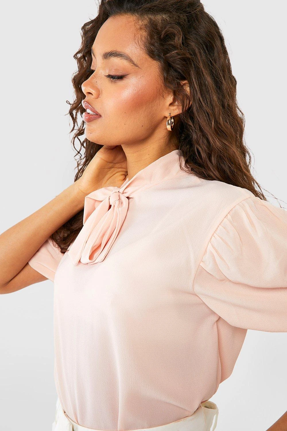 Bluse Mit Schleife Und Puffärmeln 4 Bluse Mit Schleife Und Puffärmeln – Bild 4