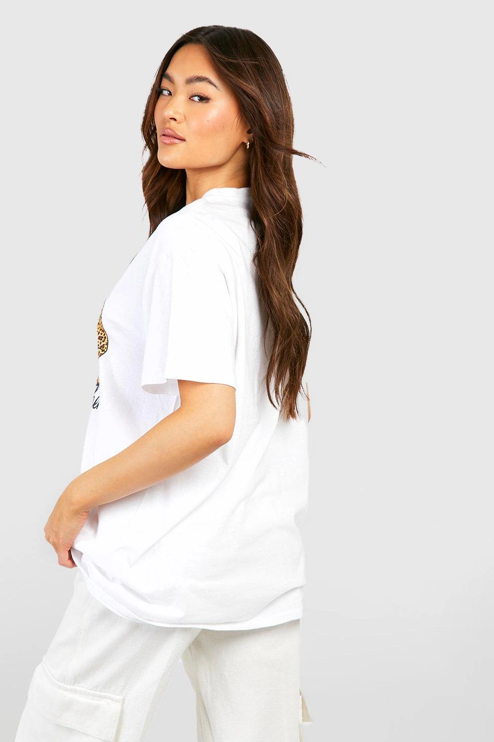 Oversize T-Shirt Mit Leopardenprint Lippen-Print 2 Oversize T-Shirt Mit Leopardenprint Lippen-Print – Bild 2