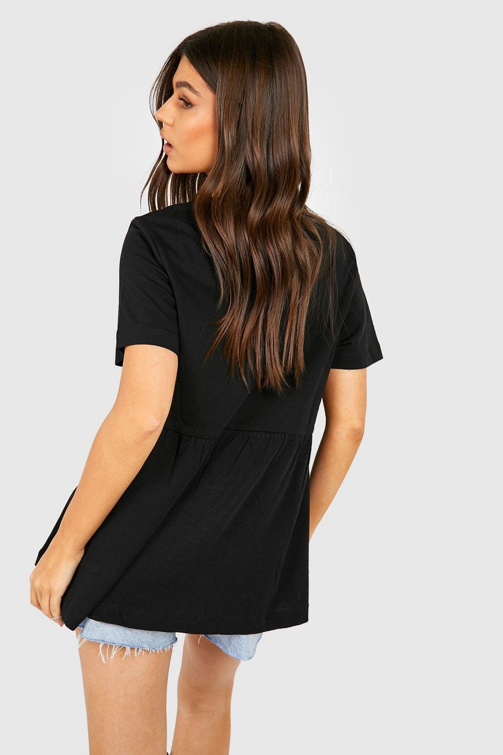 Kurzärmliges T-Shirt Mit Schößchen-Saum 2 Kurzärmliges T-Shirt Mit Schößchen-Saum – Bild 2