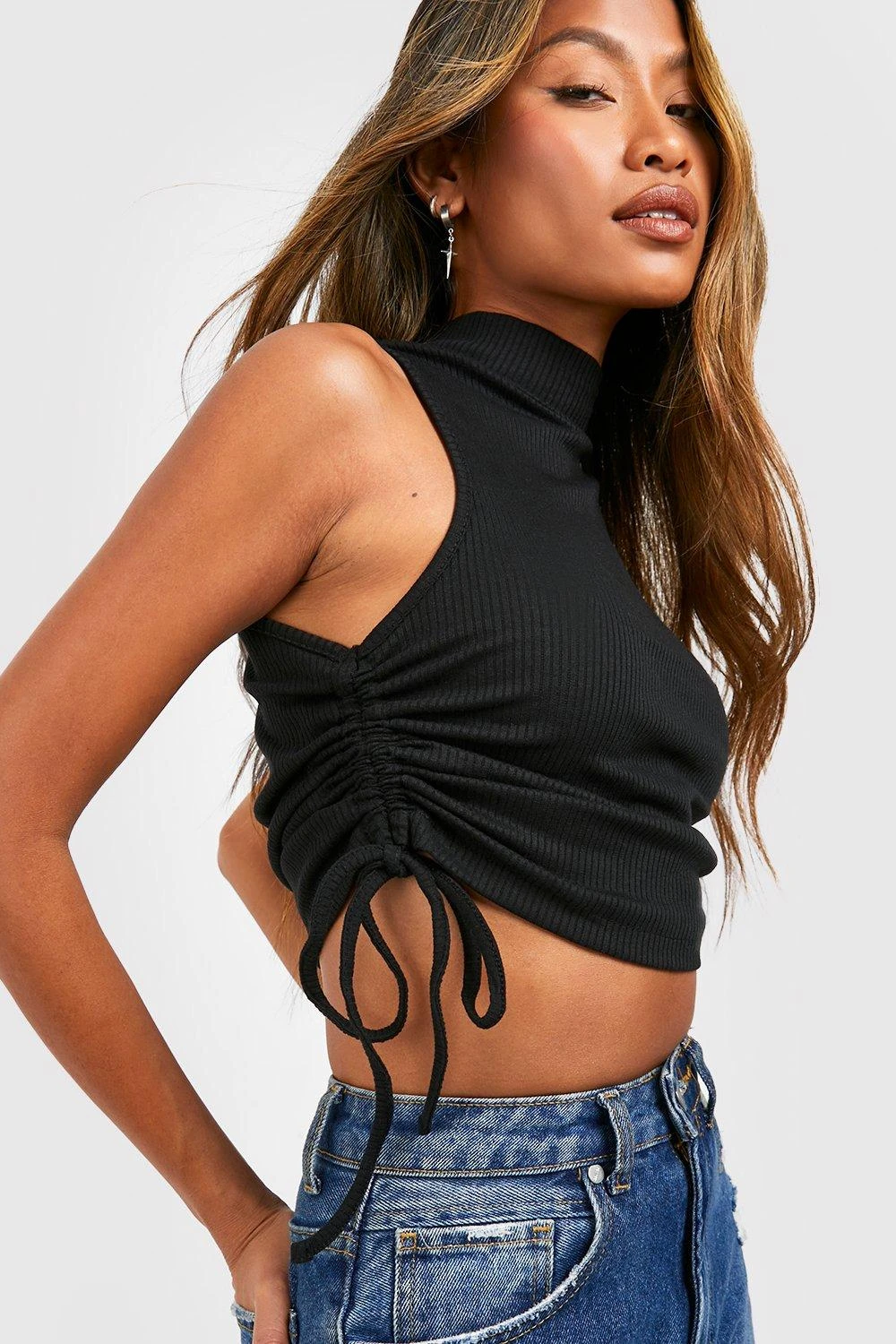 Ärmelloses Hochgeschlossenes Gerafftes Tanktop 4 Ärmelloses Hochgeschlossenes Gerafftes Tanktop – Bild 4